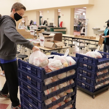 Service Learning Class Packs Lunches