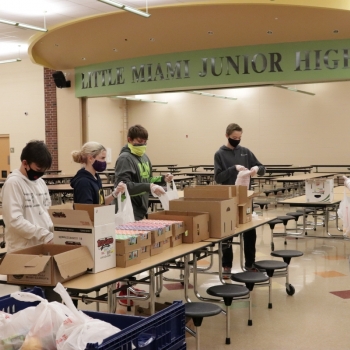 Service Learning Class Packs Lunches