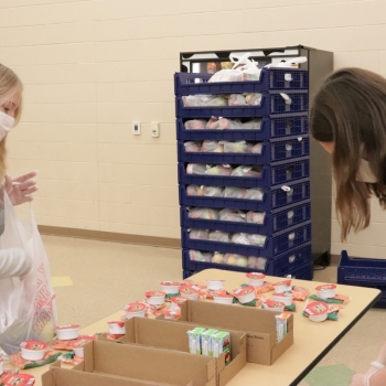 Service Learning Class Packs Lunches